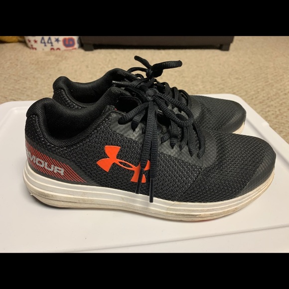 Boys size 4Y Under Armour shoes - Picture 4 of 6